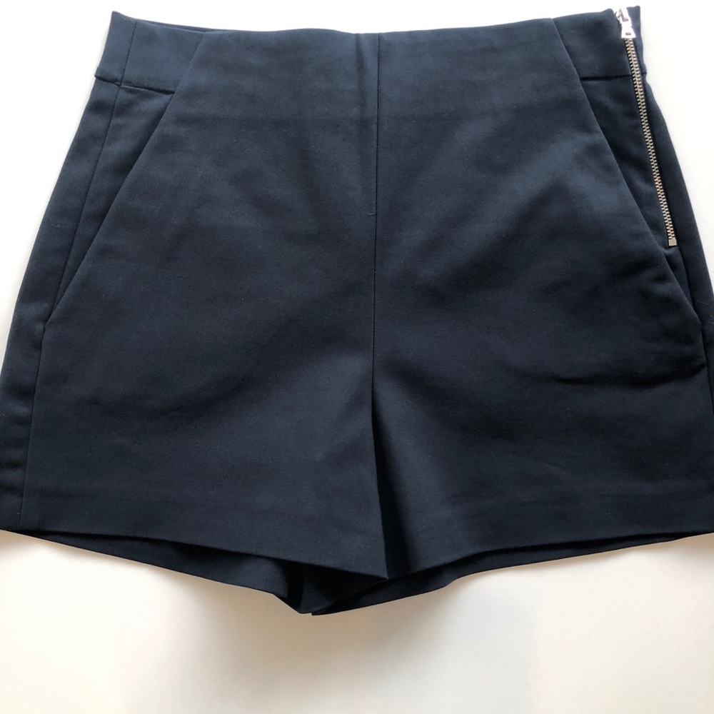 Zara navy blue shorts Taylor Swift style Size M 🌸